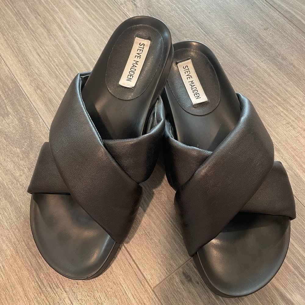 Steve Madden Puffy Black Sandals